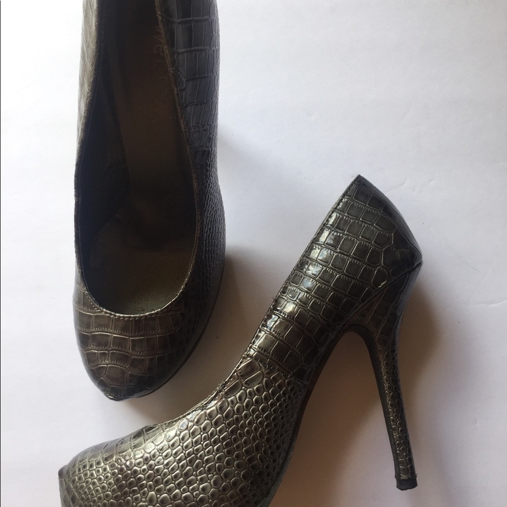 Gray snakeskin style Wet Seal heels